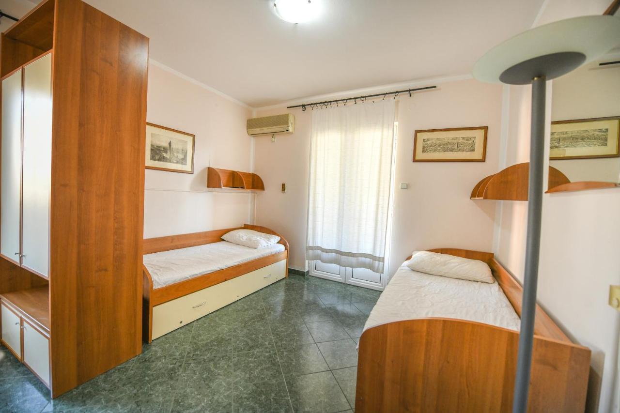 Jolly Apartment